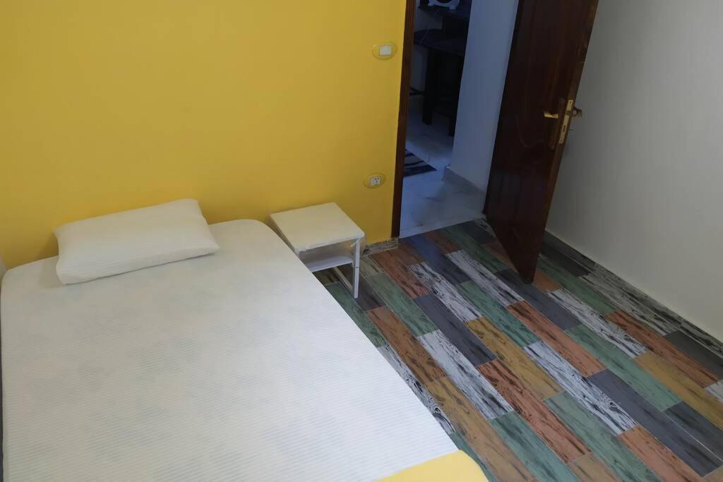 Sunny Modern Apartment With Good Internet, Near From City Center Of Александрия Екстериор снимка